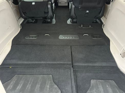 Used 2024 Chrysler Pacifica Select image 17