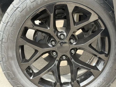 Used 2019 Chevrolet Tahoe Premier w/ Premier Plus Edition image 13