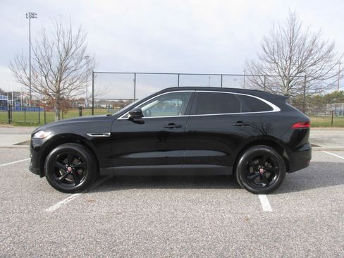 Used 2019 Jaguar F-PACE Premium image 27