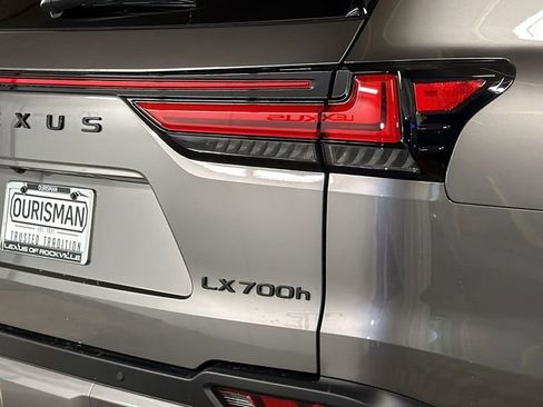 New 2026 Lexus LX 700h Luxury image 8