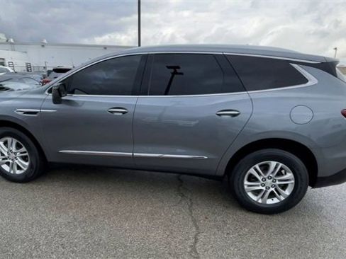 Used 2021 Buick Enclave Essence image 7