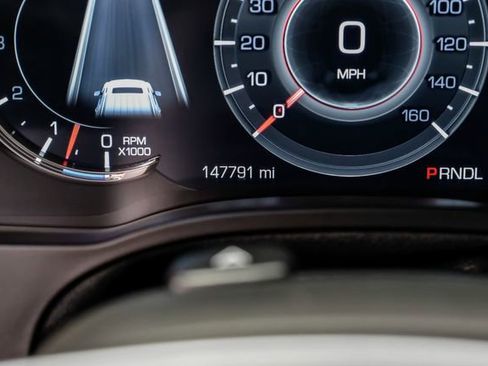 Used 2019 Cadillac Escalade Premium Luxury image 29