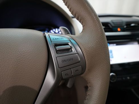 Used 2013 Nissan Altima 3.5 SL w/ Technology Pkg image 18