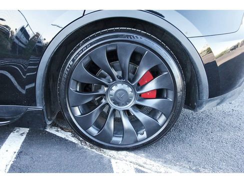 Used 2023 Tesla Model Y Performance image 26