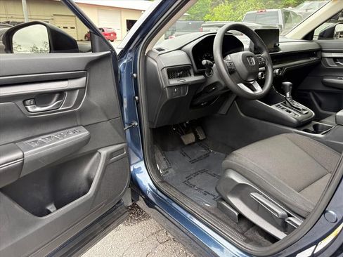 Used 2025 Honda CR-V LX image 12