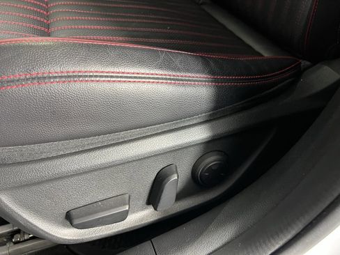 Used 2023 Genesis G70 2.0T w/ Sport Prestige Package image 25