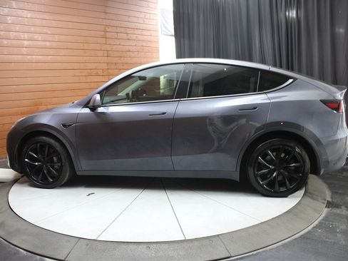 Used 2020 Tesla Model Y Long Range image 8