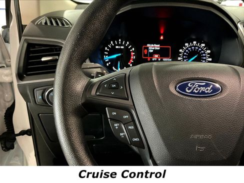 Used 2018 Ford Edge SE FWD image 11