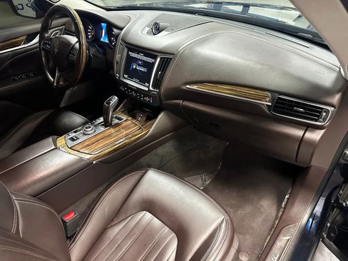 Used 2019 Maserati Levante GranLusso image 24