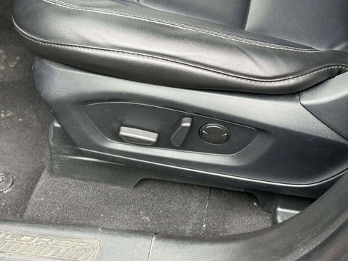 Used 2023 Ford Explorer XLT w/ Equipment Group 202A image 19