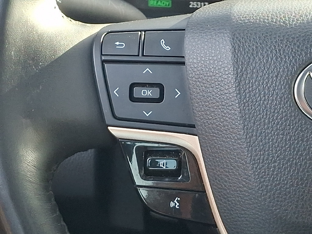 Certified 2023 Toyota Crown AWD/4WD image 21