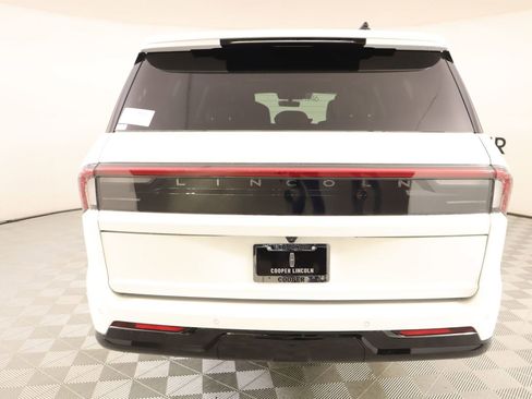 New 2026 Lincoln Navigator L Black Label AWD/4WD image 23