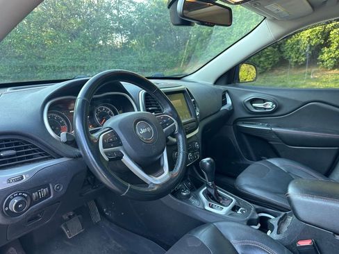 Used 2015 Jeep Cherokee Trailhawk w/ Comfort/Convenience Group image 9