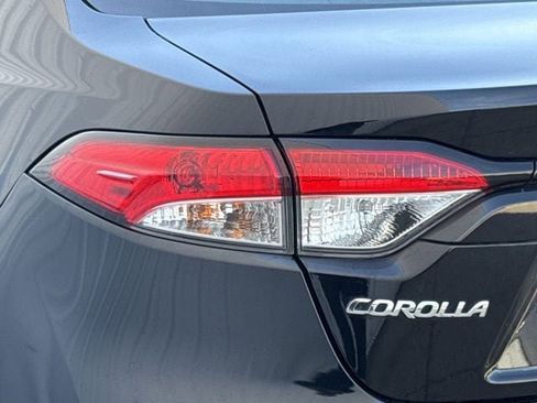 Used 2023 Toyota Corolla LE image 6