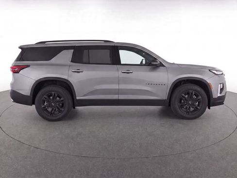 Used 2023 Chevrolet Traverse LT w/ Midnight/Sport Edition FWD image 4