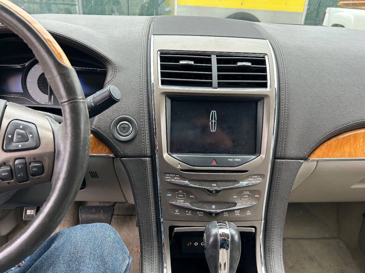 Used 2012 Lincoln MKX AWD image 13