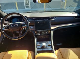 Used 2025 Jeep Grand Cherokee Summit video 2