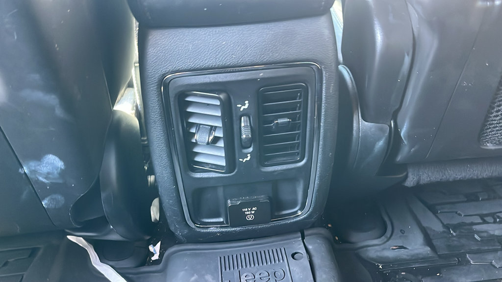 Used 2020 Jeep Grand Cherokee Altitude AWD/4WD image 20