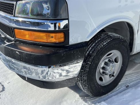 Used 2024 Chevrolet Express 2500 w/ Driver Convenience Package image 7