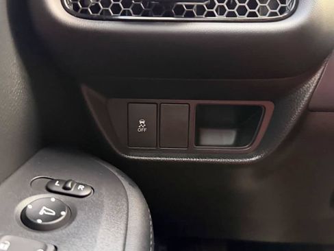 Used 2026 Honda HR-V LX image 26
