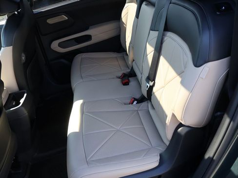 New 2027 Kia Telluride EX w/ Towing Package FWD image 14