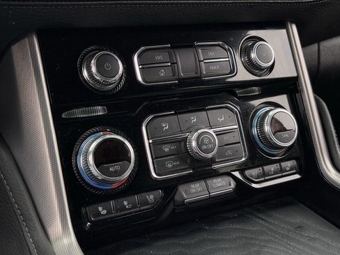 Used 2022 GMC Yukon Denali w/ Max Trailering Package AWD/4WD image 22