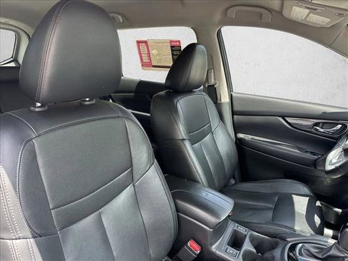 Used 2019 Nissan Rogue SL AWD/4WD image 29
