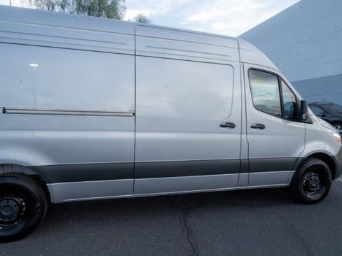 New 2025 Mercedes-Benz Sprinter 2500 image 4