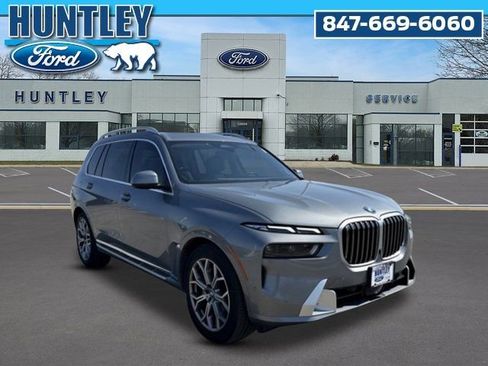 Used 2023 BMW X7 xDrive40i w/ Premium Package AWD/4WD image 3