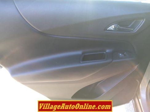 Used 2018 Chevrolet Equinox LT image 25