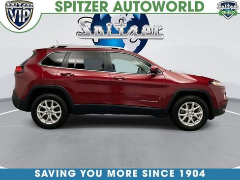 Used 2017 Jeep Cherokee Latitude w/ Cold Weather Group image 11