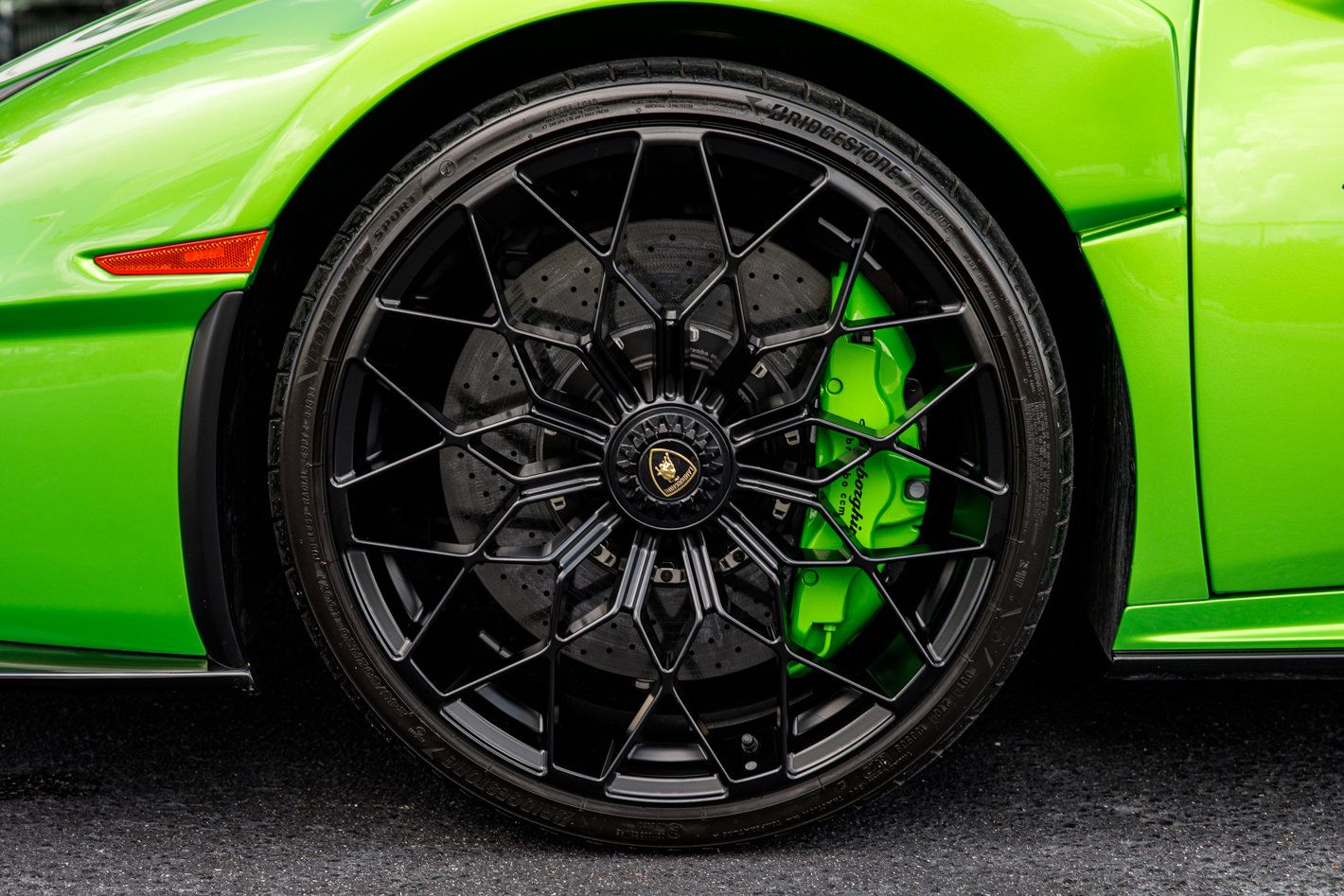 Used 2023 Lamborghini Huracan STO RWD image 12