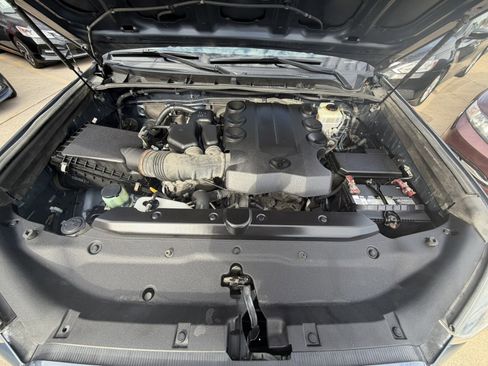 Used 2010 Toyota 4Runner Limited image 8