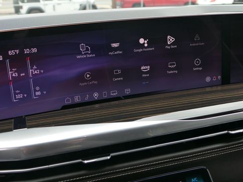 Used 2025 Cadillac Escalade Premium Luxury image 17