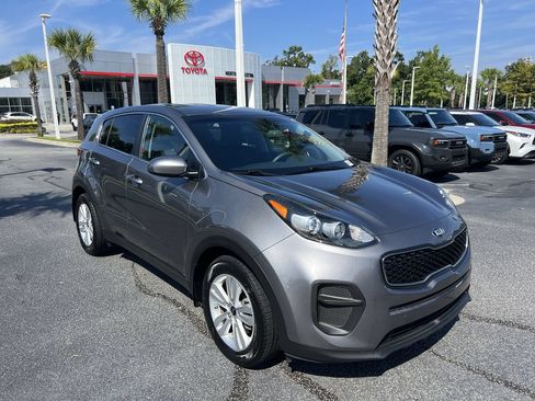 Used 2017 Kia Sportage LX FWD image 2
