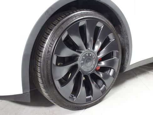 Used 2022 Tesla Model Y Performance image 6