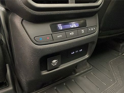 Used 2024 Honda Pilot TrailSport image 33