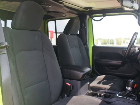 Used 2021 Jeep Gladiator Sport AWD/4WD image 25
