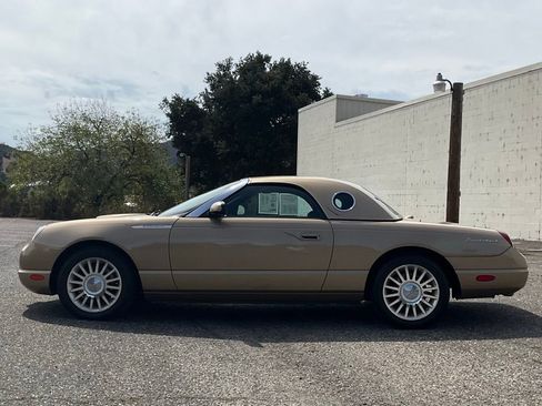 Used 2005 Ford Thunderbird image 3