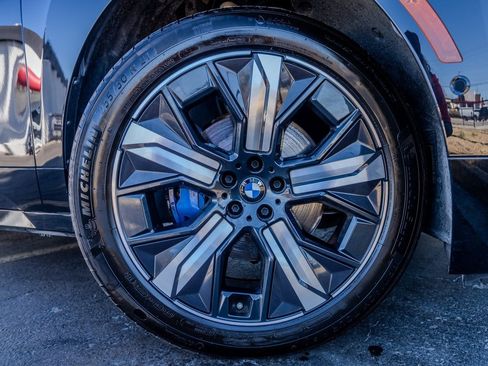 Used 2025 BMW iX xDrive50 image 31