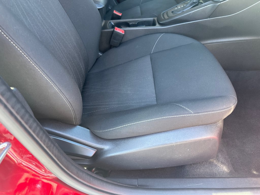 Used 2016 Ford Focus SE w/ SE Cold Weather Package FWD image 11