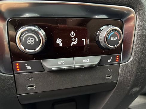 New 2026 Chevrolet Suburban High Country image 26