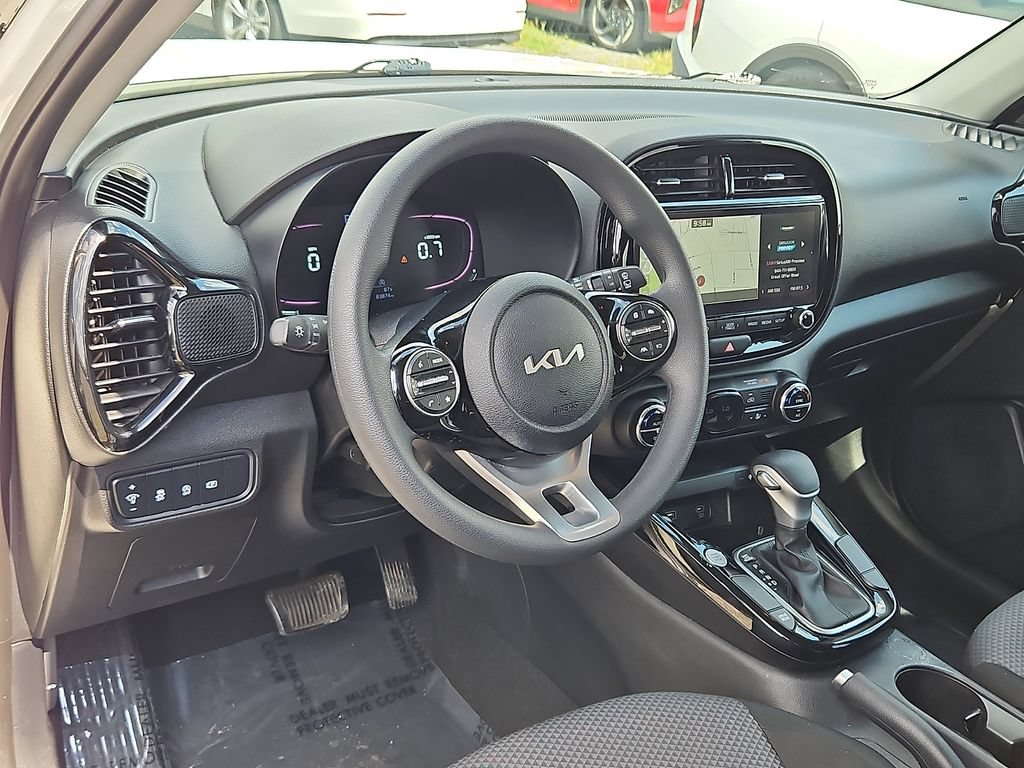 Used 2023 Kia Soul S FWD image 26
