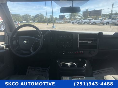 Used 2015 Chevrolet Express 2500 image 14