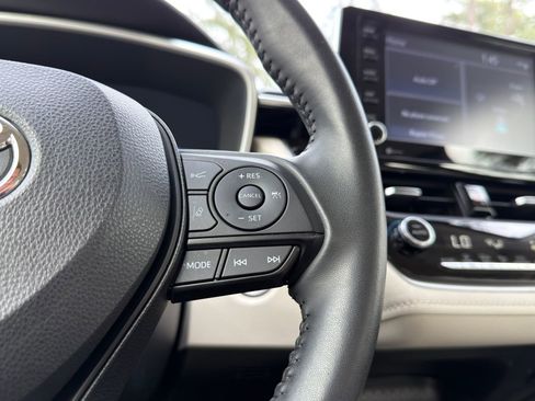 Used 2022 Toyota Corolla LE w/ Premium Interior Package image 23