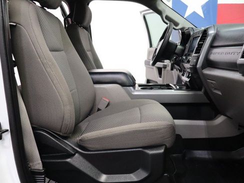 Used 2019 Ford F250 XLT w/ XLT Premium Package AWD/4WD image 8