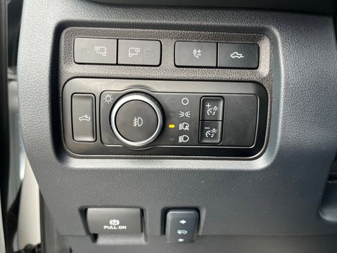 Used 2024 Ford F250 Platinum image 23