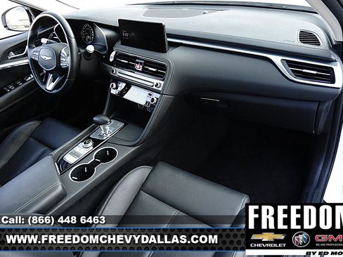 Used 2025 Genesis G70 2.5T RWD image 8