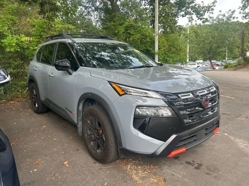 Used 2025 Nissan Rogue SV w/ Rock Creek Premium Package AWD/4WD image 5