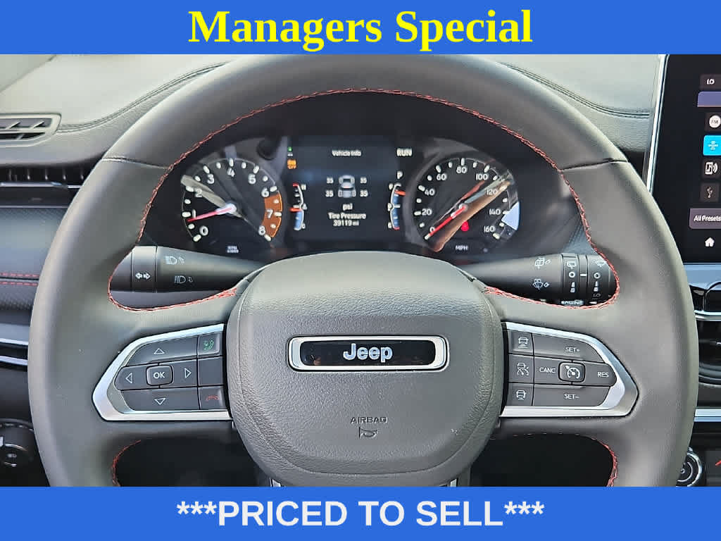 Used 2025 Jeep Compass Trailhawk AWD/4WD image 17